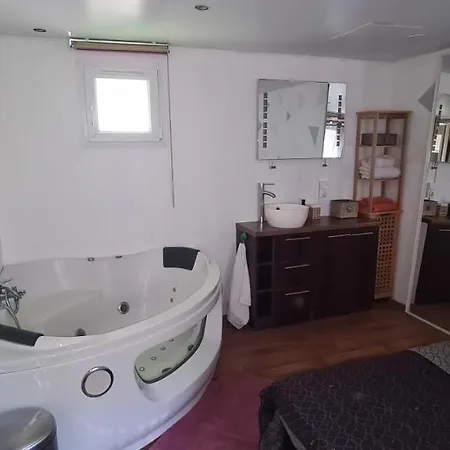 Charmant Mobil-home Proche Plage, Parking Gratuit Prázdninový dům *